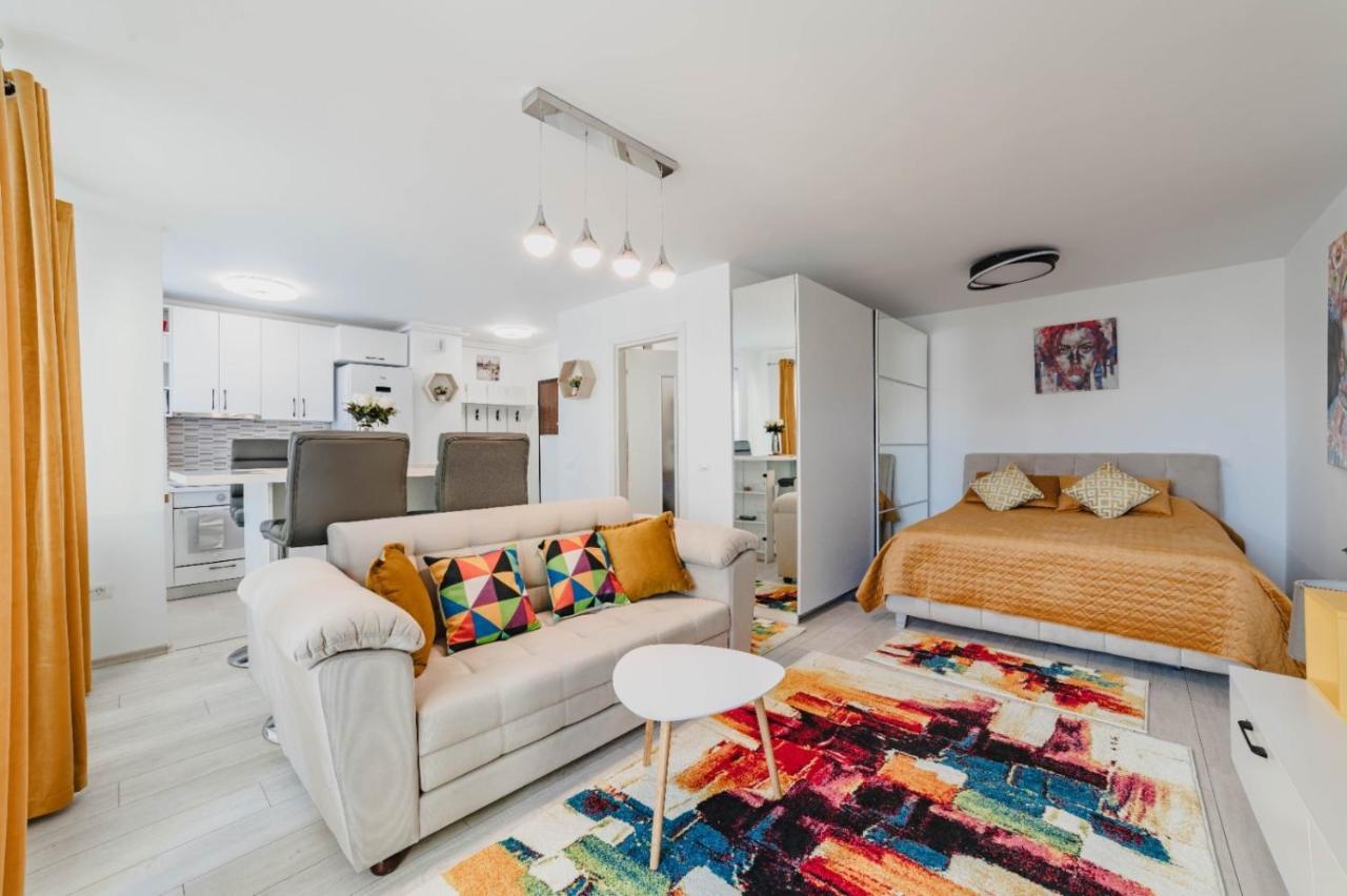 Masterpiece Studio- Free Parking, Wi-Fi, Netflix Braşov Esterno foto