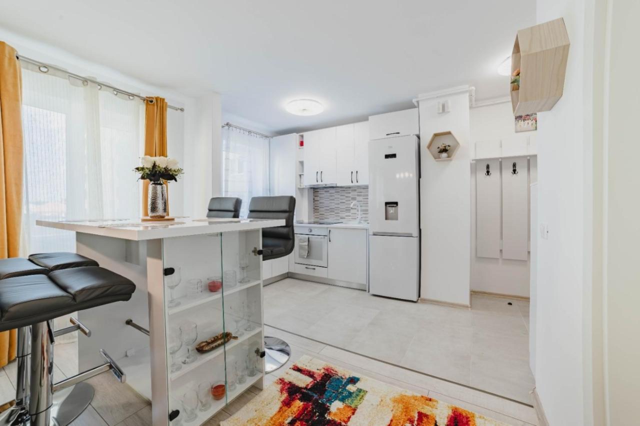 Masterpiece Studio- Free Parking, Wi-Fi, Netflix Braşov Esterno foto