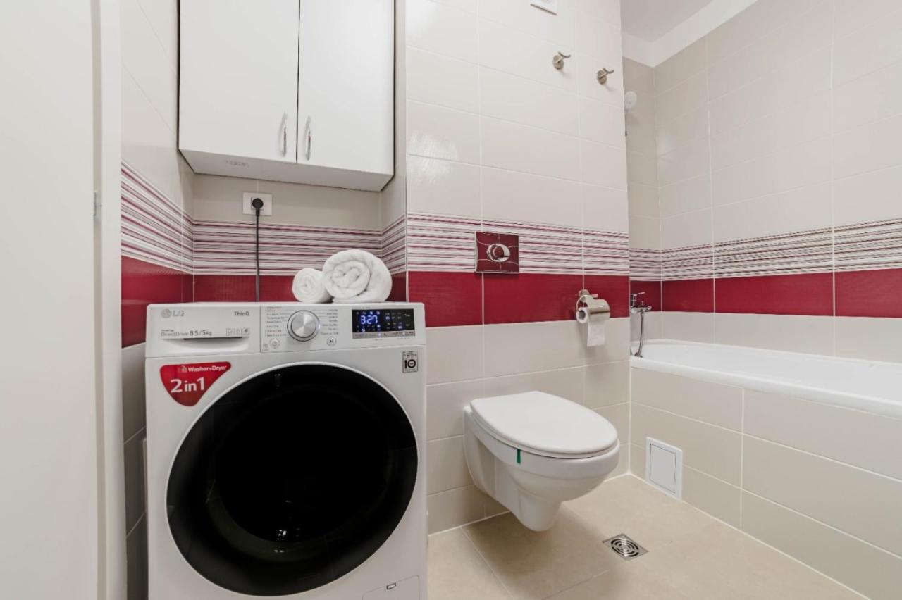 Masterpiece Studio- Free Parking, Wi-Fi, Netflix Braşov Esterno foto
